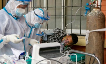 Ινδία: 1.000 γιατροί και νοσηλευτές έχουν πεθάνει από κορονοϊό