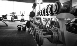 «Τσουχτερά» πρόστιμα σε παράνομο γυμναστήριο και πελάτες στο Βύρωνα