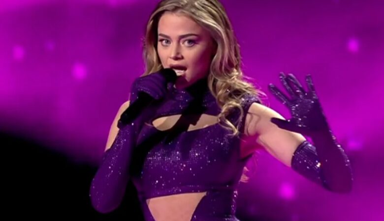 Eurovision 2021: Εντυπωσίασε η Stefania – «Βροχή» τα χειροκροτήματα