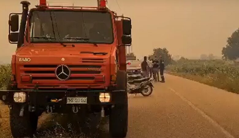 Σε κατάσταση έκτακτης ανάγκης τα Μέγαρα για τη μεγάλη φωτιά στα Γεράνεια