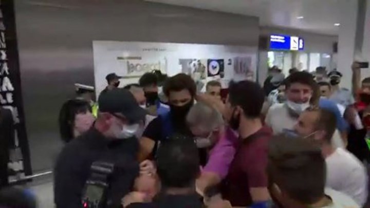 Νίκος Μπάρτζης: Πανικός στο αεροδρόμιο και στην Κόρινθογια τον πρώην Survivor στην Ελλάδα