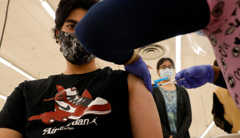 Δημόπουλος: Ανεπιφύλακτα εμβολιάζονται τα παιδιά ηλικίας 15-17 ετών