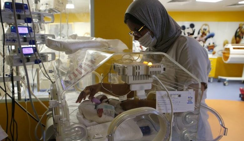 Όλα καλά με την 25χρονη που γέννησε εννιάδυμα – Υπό ιατρική παρακολούθηση τα μωρά
