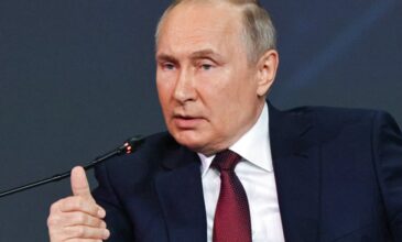 Κορονοϊός: Αιχμές Πούτιν κατά της Ευρώπης για την καθυστέρηση έγκρισης του Sputnik V