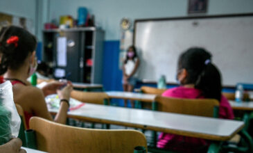 Κορονοϊός – Σχολεία: Κάθε Τετάρτη ο ΕΟΔΥ θα ανακοινώνει τα κρούσματα στα παιδιά