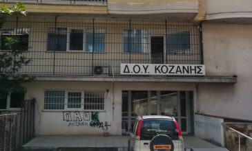 Επίθεση με τσεκούρι στην Κοζάνη: «Γλιστρούσαν τα χέρια μου από το αίμα» – Σοκάρουν οι μάρτυρες που έζησαν τη φρίκη