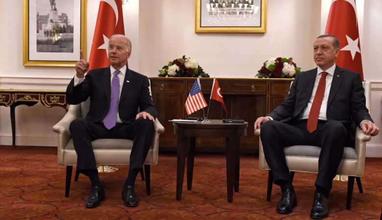 ΗΠΑ – Τουρκία: Ποια είναι τα «αγκάθια» ενόψει του ραντεβού Μπάιντεν και Ερντογάν