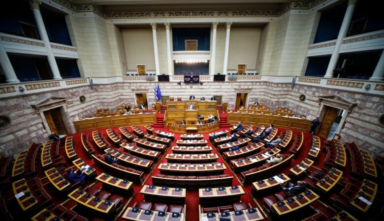Εργασιακό νομοσχέδιο: Την Τετάρτη προς ψήφιση στη Βουλή – Με απεργίες απαντούν τα συνδικάτα