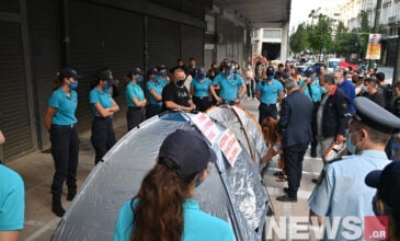 Απεργία πείνας έξω από το υπουργείο Εργασίας – Δείτε εικόνες του News από τα αντίσκηνα των απολυμένων