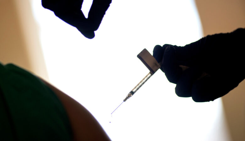 Εμβολιασμός κατ’ οίκον από τον Δήμο Αθηναίων – Πότε ξεκινά, ποιους αφορά