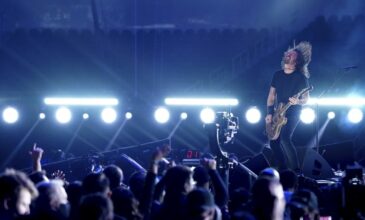 Κορονοϊός: «Ντου» αντιεμβολιαστών στη συναυλία των Foo Fighters