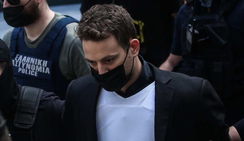 Δολοφονία Καρολάιν: Απολογείται αύριο ο Μπάμπης Αναγνωστόπουλος – Γιατί ξέσπασε σε κλάματα