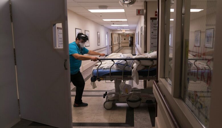 Μόσιαλος: Θάνατοι και εισαγωγές σε νοσοκομεία στις ΗΠΑ αφορούν στους ανεμβολίαστους