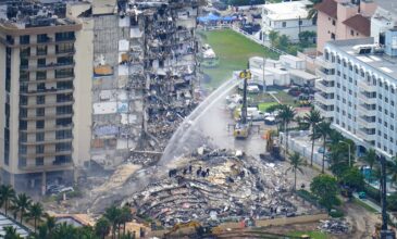 Αγωνιώδεις έρευνες για επιζώντες στα συντρίμμια του κτιρίου στη Φλόριντα