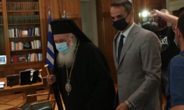 Μητσοτάκης σε Ιερώνυμο: Να βοηθήσει και η Εκκλησία ώστε να εμβολιαστούν και οι καχύποπτοι