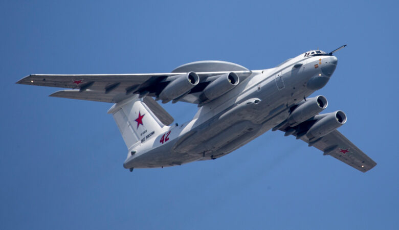Καταφθάνει στην Ελλάδα το πυροσβεστικό αμφίβιο αεροσκάφος Beriev-200 από τη Ρωσία – Δείτε τις εικόνες