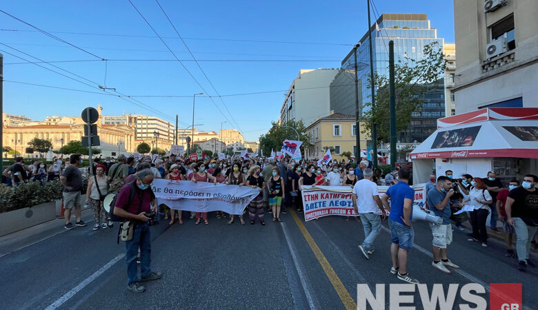 Πορεία ενάντια στο νομοσχέδιο για τα σχολεία στο κέντρο της Αθήνας