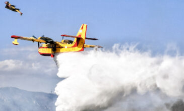 Μεγάλη φωτιά στη Ρόδο – Στον αέρα 2 ελικόπτερα και 2 αεροσκάφη