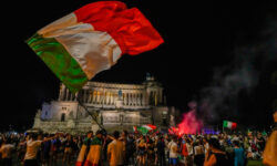 Έκρηξη κρουσμάτων κορονοϊού στη Ρώμη μετά τους πανηγυρισμούς για την κατάκτηση του Euro