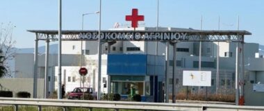 Σοκ στο Αγρίνιο από τον θάνατο ενός δίχρονου παιδιού: Ο πατέρας δεν κατάλαβε ότι όταν πήγε να βάλει το αγροτικό όχημα σε αποθήκη η μικρή ήταν πίσω του