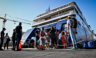 Ταξίδι με πλοίο: Στο «κόκκινο» η κίνηση στον Πειραιά – Πόσοι «κόβονται» κάθε μέρα γιατί δεν έχουν τα απαραίτητα έγγραφα