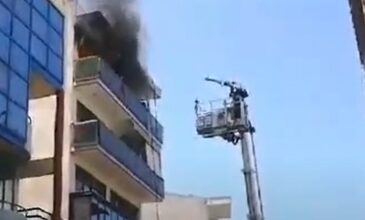 Πανικός από φωτιά και εκρήξεις σε διαμέρισμα πολυκατοικίας στην Καλαμαριά