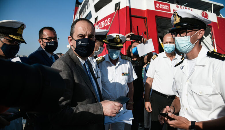 Πλακιωτάκης: Έκκληση στους επιβάτες των πλοίων να φορούν τις μάσκες στους εσωτερικούς χώρους