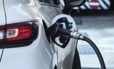 Στα ύψη οι τιμές σε βενζίνη και πετρέλαιο – Πόσο έχουν αυξηθεί μέσα στο 2021