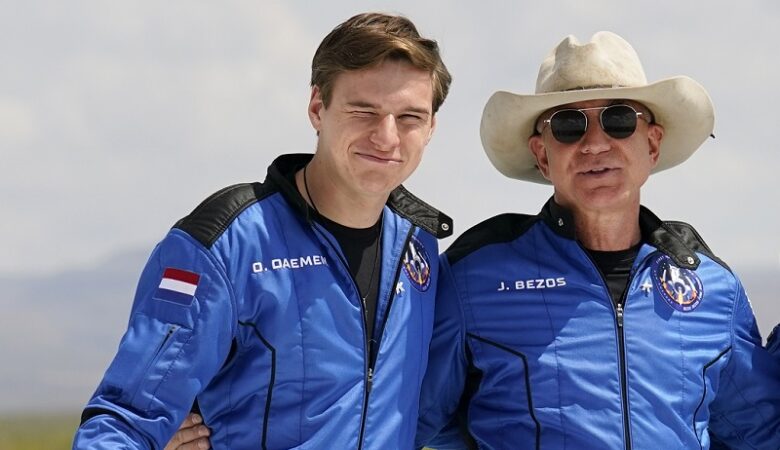 Σόκαρε τον Τζεφ Μπέζος ο 18χρονος που πέταξε μαζί του στο διάστημα – Δεν έχει παραγγείλει ποτέ από την Amazon