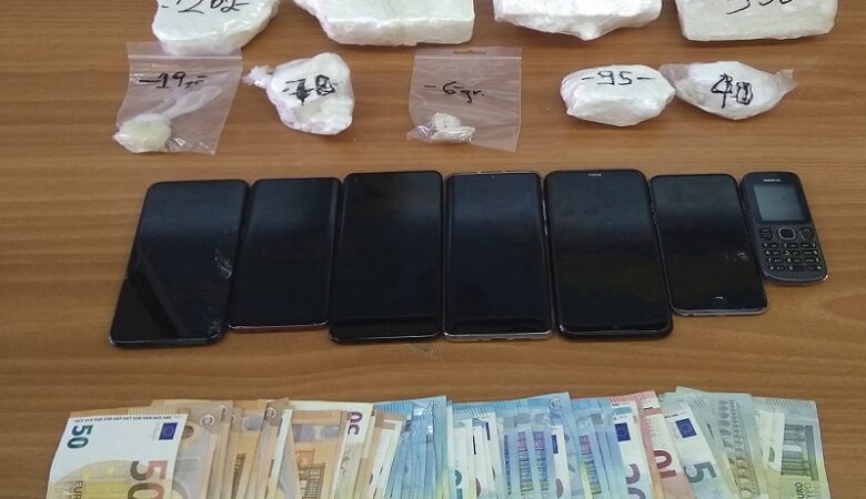 Διακινητές ναρκωτικών πουλούσαν κοκαΐνη μέσα σε ταξί στην Αττική