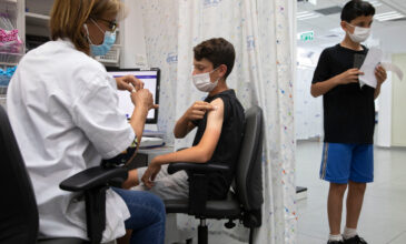 Εμβολιασμός: Μέσα στον Αύγουστο ανοίγει η πλατφόρμα για τους 12-15 ετών