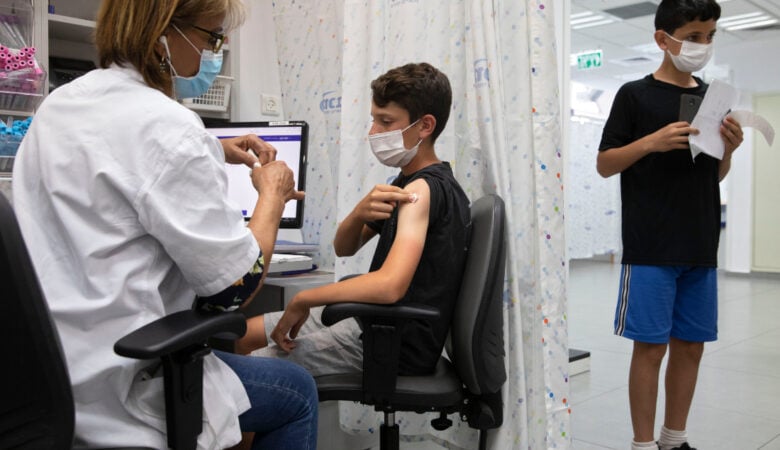 Εμβολιασμός: Μέσα στον Αύγουστο ανοίγει η πλατφόρμα για τους 12-15 ετών