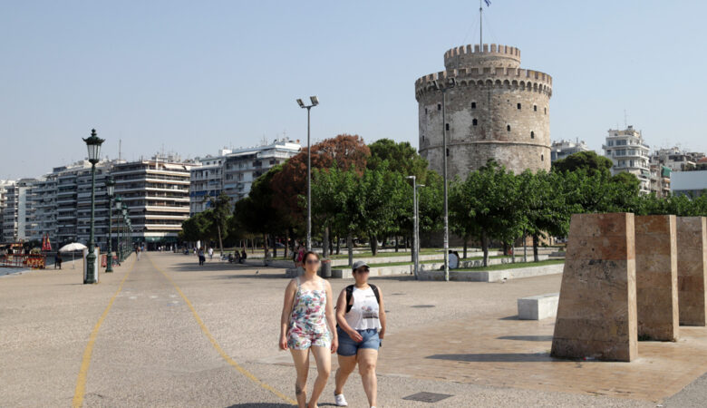 Καμπανάκι κινδύνου: Αύξηση 15% στα κρούσματα κορονοϊού και στις νοσηλείες στη Θεσσαλονίκη