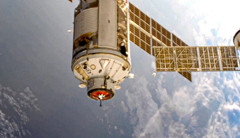 Μετά από 15 χρόνια το επιστημονικό εργαστήριο Nauka προσδέθηκε στον Διεθνή Διαστημικό Σταθμό