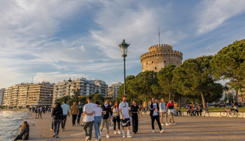 Κορονοϊός: Ο «χάρτης» των 1.305 νέων κρουσμάτων – «Καμπανάκι» για τη Θεσσαλονίκη