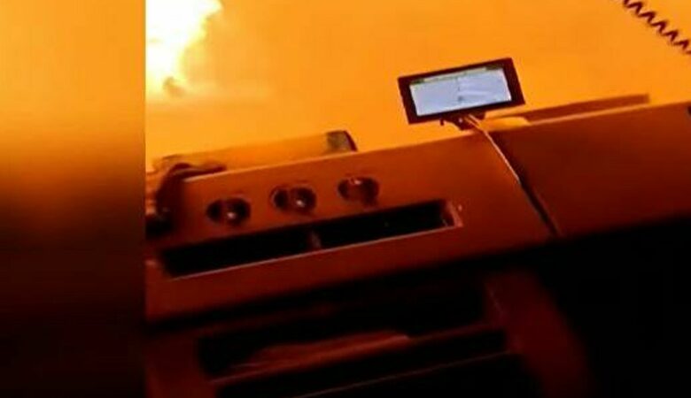 Φωτιά στη Βαρυμπόμπη: Βίντεο που κόβει την ανάσα – Πυροσβεστικό περνά κυριολεκτικά μέσα από τις φλόγες