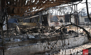 Χαρδαλιάς για φωτιά στη Βαρυμπόμπη: Διάσπαρτες αναζωπυρώσεις – 76 σπίτια με σοβαρές ζημιές, 12.500 στρέμματα έγιναν στάχτη