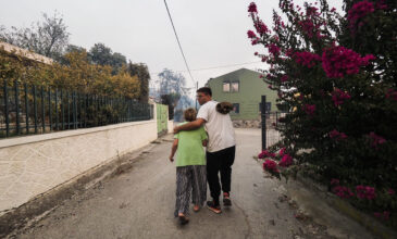 Εκκενώνονται και οι Κεχριές στην Εύβοια – Η φωτιά κινείται απειλητικά με ταχύτητα προς το χωριό