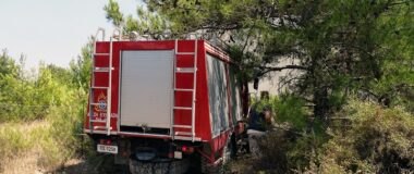 Φωτιά στο πρώην στρατόπεδο Ζιάκα στη δυτική Θεσσαλονίκη