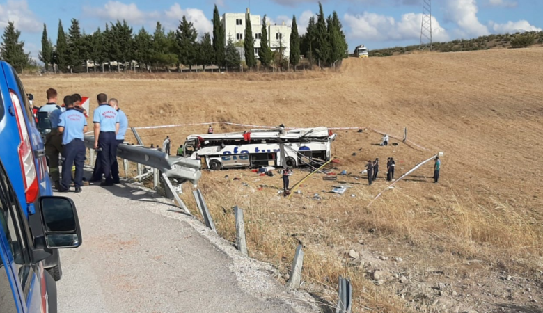 Τραγωδία στην Τουρκία: 14 νεκροί από ανατροπή λεωφορείου