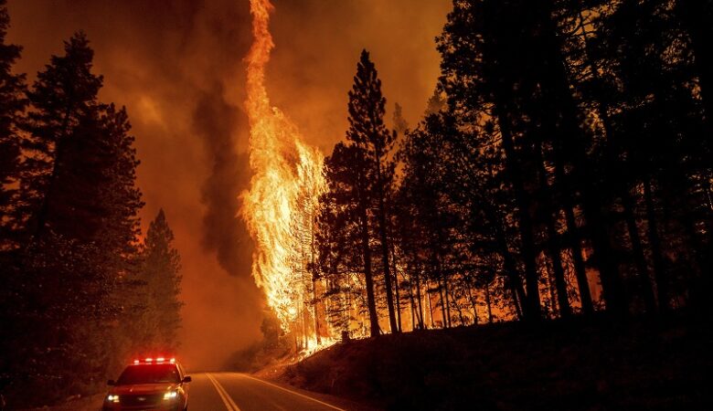 ΗΠΑ: Μαίνεται η δεύτερη μεγαλύτερη φωτιά στην ιστορία της Καλιφόρνια