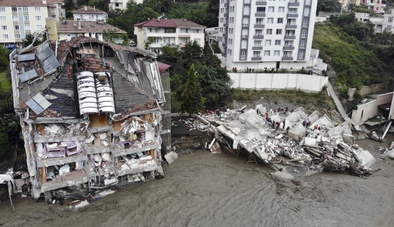 Δράμα δίχως τελειωμό στην Τουρκία: Στους 44 έφτασαν οι νεκροί από τις πλημμύρες