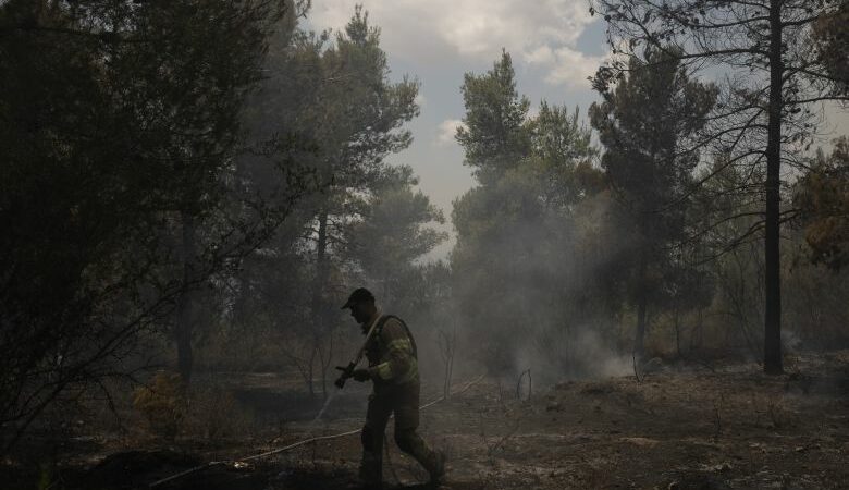 Μαίνεται η πυρκαγιά κοντά στην Ιερουσαλήμ – Πυροσβέστες εκκενώνουν πόλεις