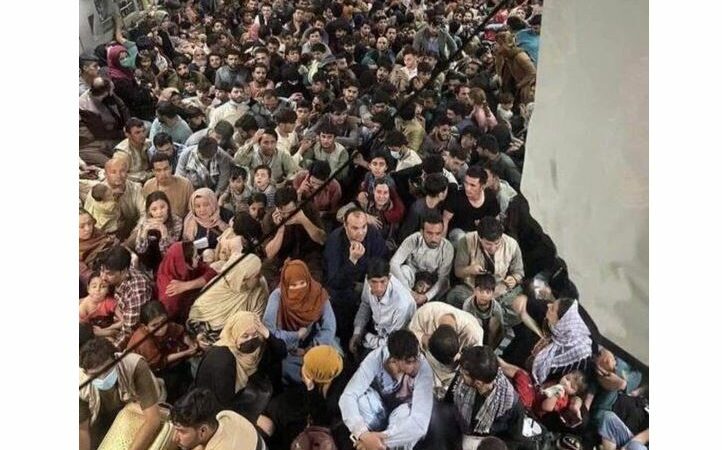 Αφγανιστάν: Συγκλονιστική εικόνα με 640 ανθρώπους στοιβαγμένους σε στρατιωτικό αεροσκάφος των ΗΠΑ