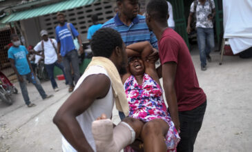 Σεισμός στην Αϊτή: Οι νεκροί ξεπέρασαν τους 2.200