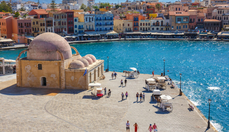 Θα «βουλιάξει» η Κρήτη φέτος από τις αφίξεις τουριστών – Αναμένεται να προσεγγίσουν τις αντίστοιχες του 2019