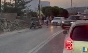 Μύκονος: Νέο τροχαίο με «γουρούνα» – Τουρίστριες «καρφώθηκαν» σε παρμπρίζ αυτοκινήτου