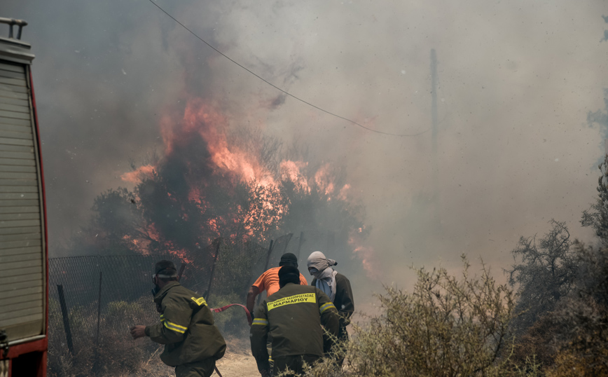 Μεγάλη φωτιά στην Εύβοια: Εφιαλτική προβλέπεται η νύχτα με τρία ενεργά μέτωπα