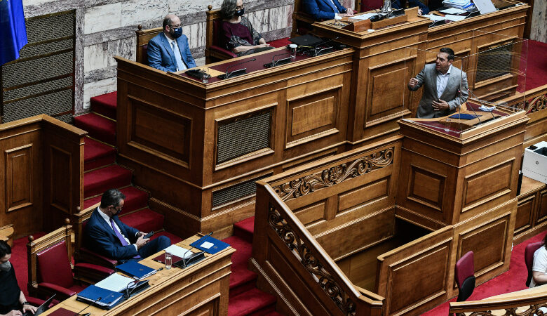 Βουλή: Διαξιφισμοί Μητσοτάκη – Τσίπρα για τις υποκλοπές – Τι σκοπεύει να πει ο πρωθυπουργός