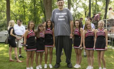 Πέθανε 38 ετών ο ψηλότερος άνδρας των ΗΠΑ – Ήταν 2 μέτρων και 35 εκατοστών